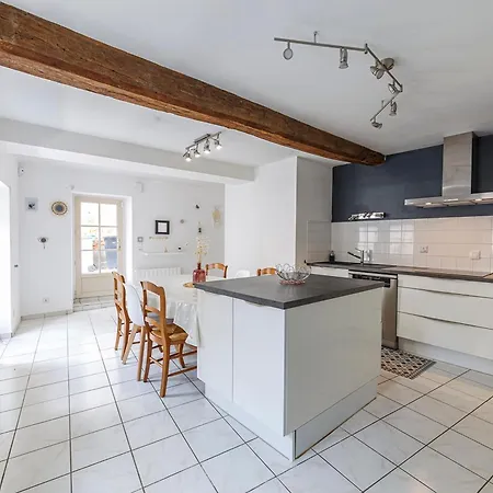 Loire-side House Near Angers Bouchemaine