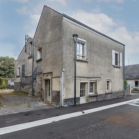 Loire-side House Near Angers